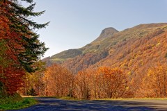 Randonnée du col de Fond de Cère au Puy Griou : le Griou depuis le col