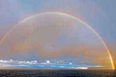 Arc en ciel en mer au large de Mehamn, vers minuit (point le plus au nord de la navigation)