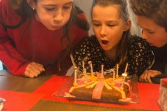 A Prades, Claire a 9 ans et 1 jour : avec Sarah et Hippolyte