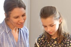 A Prades, Claire a 9 ans et 1 jour : avec Maman