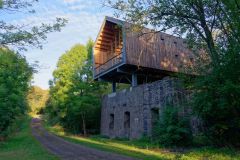 Le bois basalte à Sauterre : bâtiment d'accueil