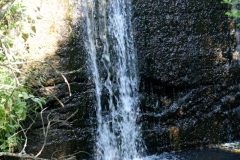 Entre la plaine de Montcineyre et le lac de Montineyre : cascade du lac de la plaine