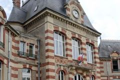 Auneau : la mairie